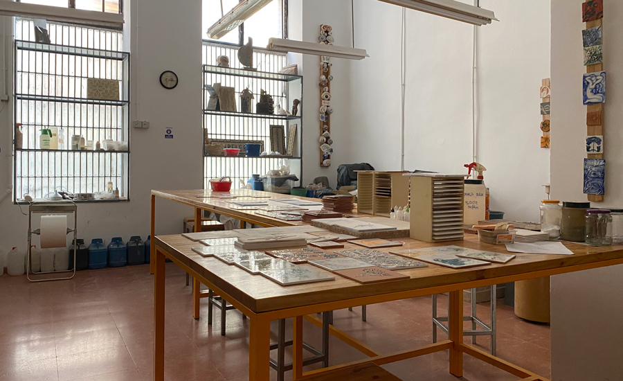 El taller de Revestimientos Cerámicos de la Escuela de Arte La Palma
