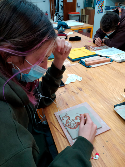 Trabajos-clase-esgrafiado-Taller-de-cerámica-mural-La-Palma